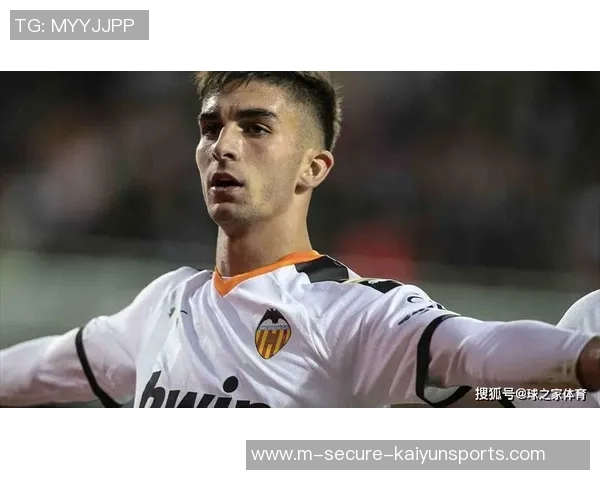 费兰托雷斯的足球之路与未来展望：从新星到顶级球员的成长历程